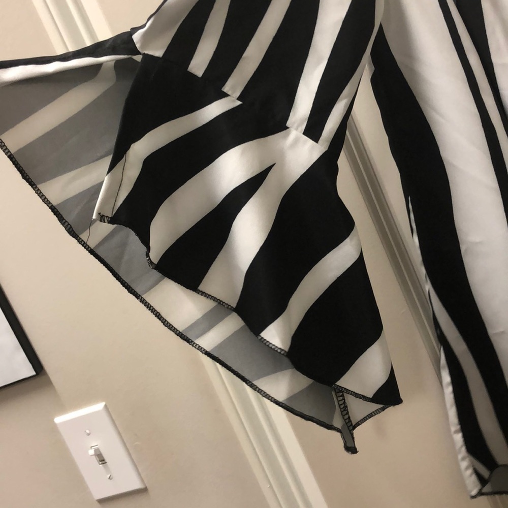 2/$30 Margeaux - Black & White Off Shoulder Blouse Size M | Tie Front Top - Picture 3 of 6